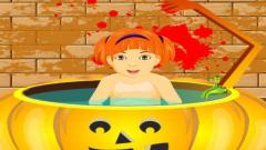 Play Free Little Baby Halloween Bathing Desktop Game
